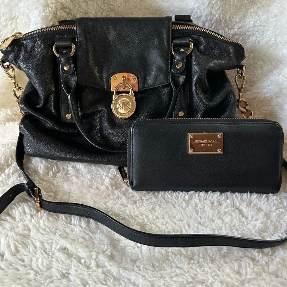 Michael Kors Leather Jet Set Continental Wallet - Picture 9 of 9